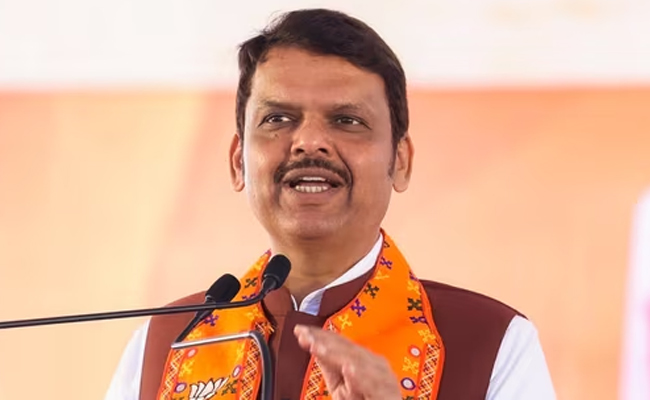 Fadnavis shows old videos of feuding Thackeray cousins, says duo now fighting for survival