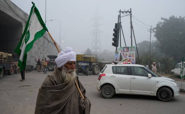 Farmers' Punjab bandh cripples commuter traffic; rail, bus service suspended