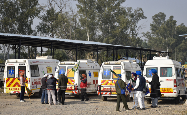 Farmers resume march from Shambhu border towards Delhi, stopped after walking for few metres