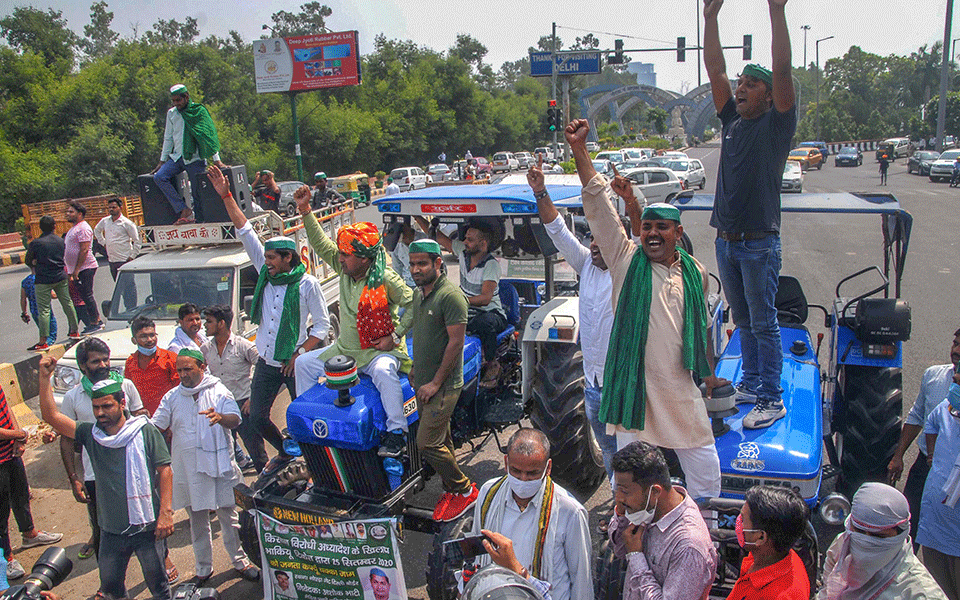 Farm bills protest: Farmers stopped at Noida-Delhi border, police deployed