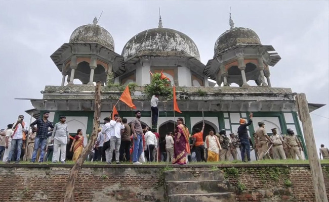 No arrest yet in Fatehpur mausoleum case; locals barred from talking to outsiders