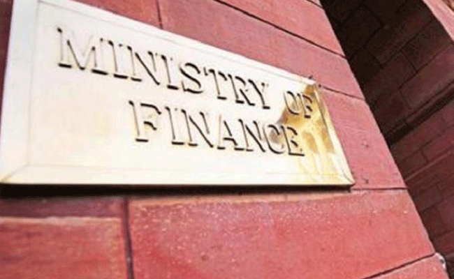 Contractual employee of finance ministry held for espionage