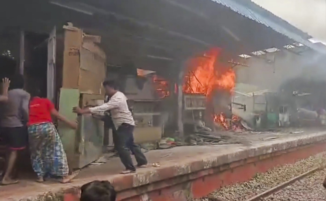 Fire breaks out at Ghutiari Sharif railway station, no report of any injury