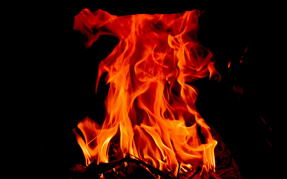 UP: 6-year-old girl dies, mother injured as fridge catches fire in Ghaziabad apartment