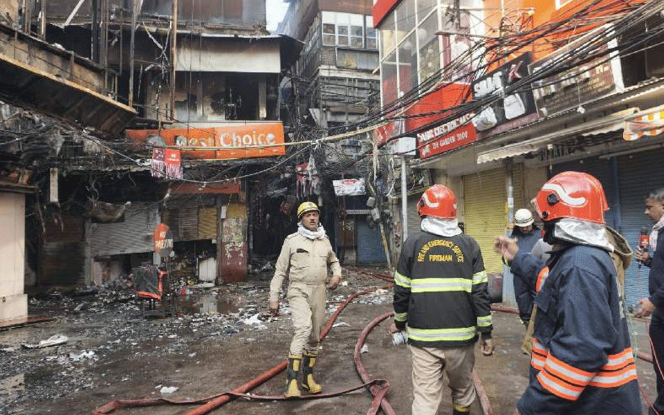 Nine charred to death as fire breaks out after tanker-truck collision in Chandrapur