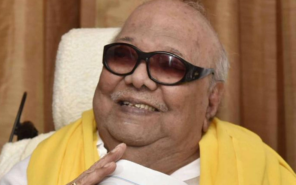 Karunanidhi was India's first CM to hoist the National Flag