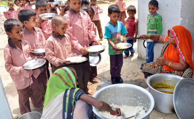 Odisha caste row ends; children return to anganwadi centre, consume food cooked by Dalit helper