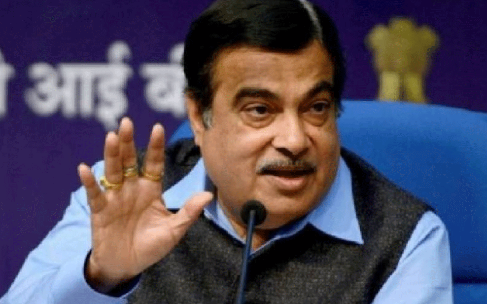 Vehicle in Union Minister Nitin Gadkari's convoy meets with accident in Nagpur