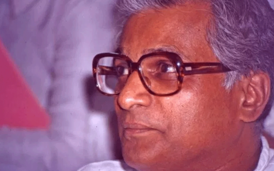 When George Fernandes refused to attend office for 3 days after being named Railway minister!