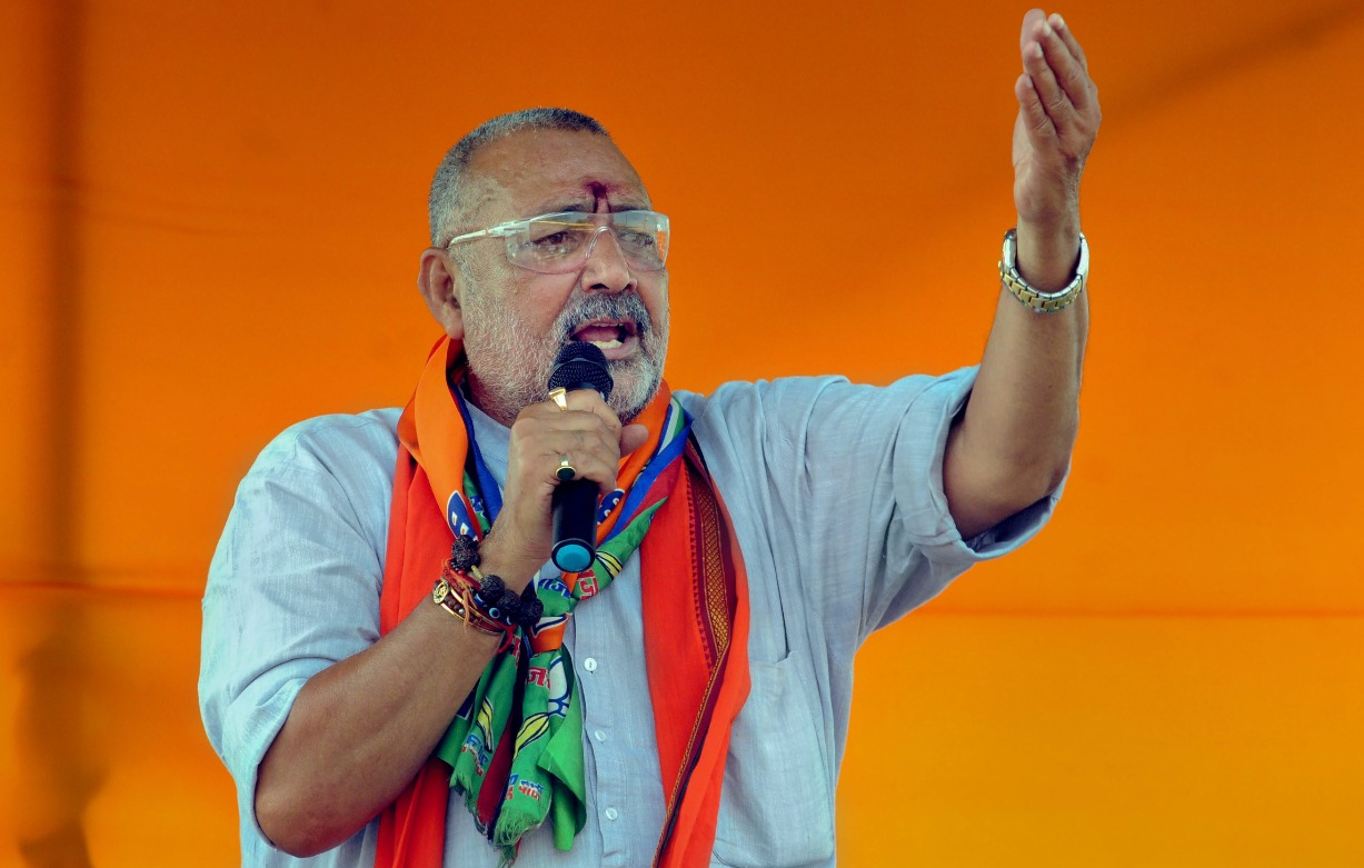 Union min Giriraj Singh courts controversy with remark against a minority community