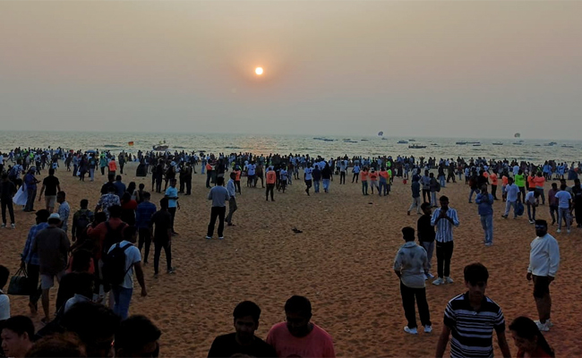 Beaches teem with revellers as Goa rings in New Year with fireworks, late-night parties