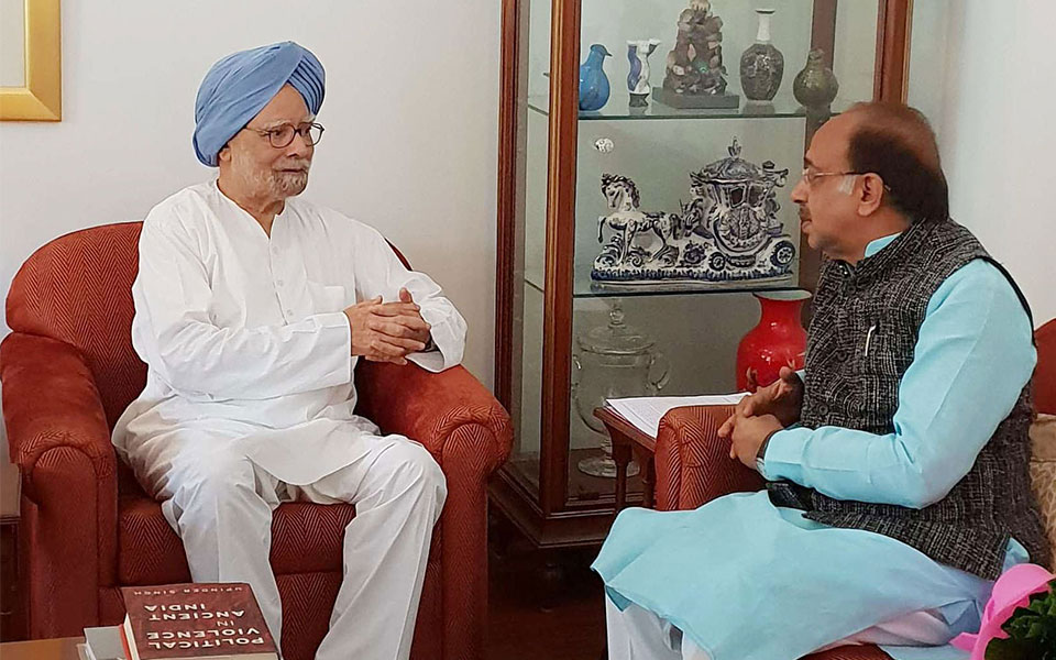 Goel meets Manmohan, seeks cooperation for Parliament's running