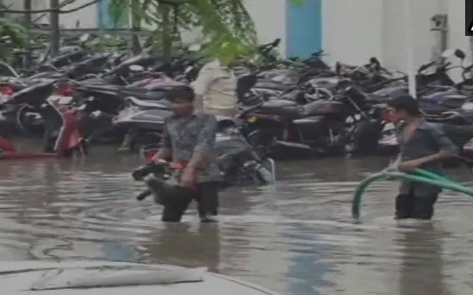 3 dead as heavy rains lash Gujarat's Saurashtra region