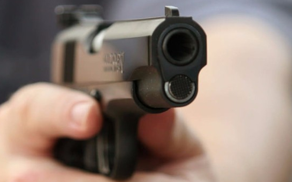 Minor shot at for resisting robbery bid in Delhi