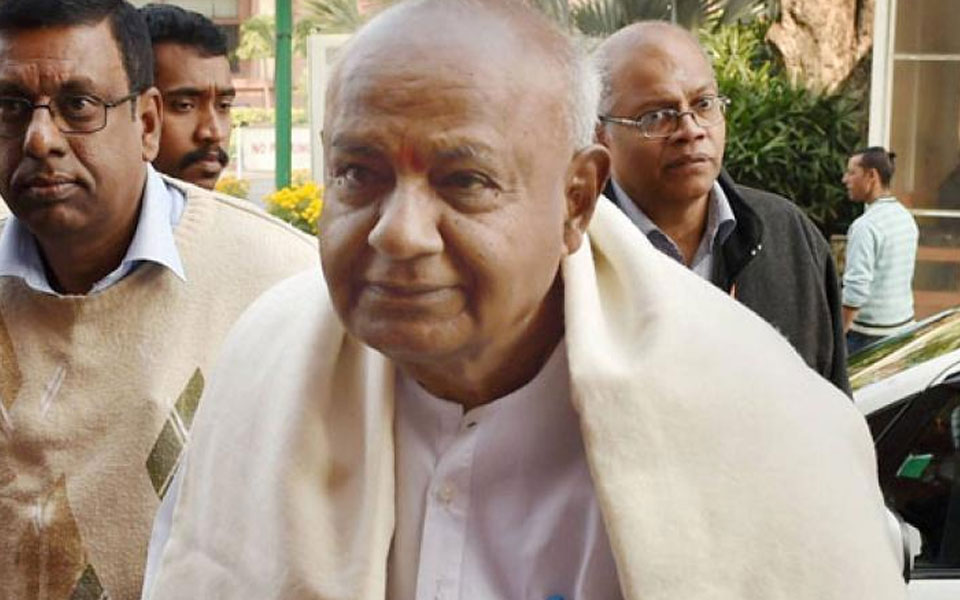 H.D. Deve Gowda calls on Telangana CM