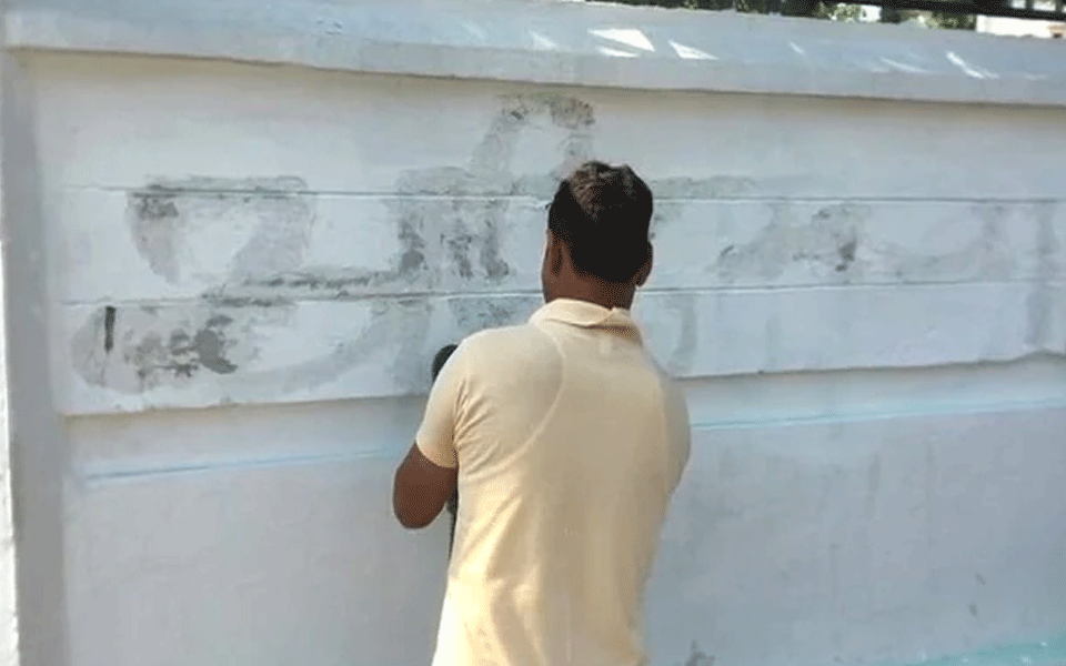 Khalistan flags hung at entrance of HP Assembly gate