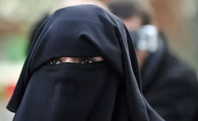 Mehendi artists in Jharkhand denied entry to wedding venue, asked to remove hijabs