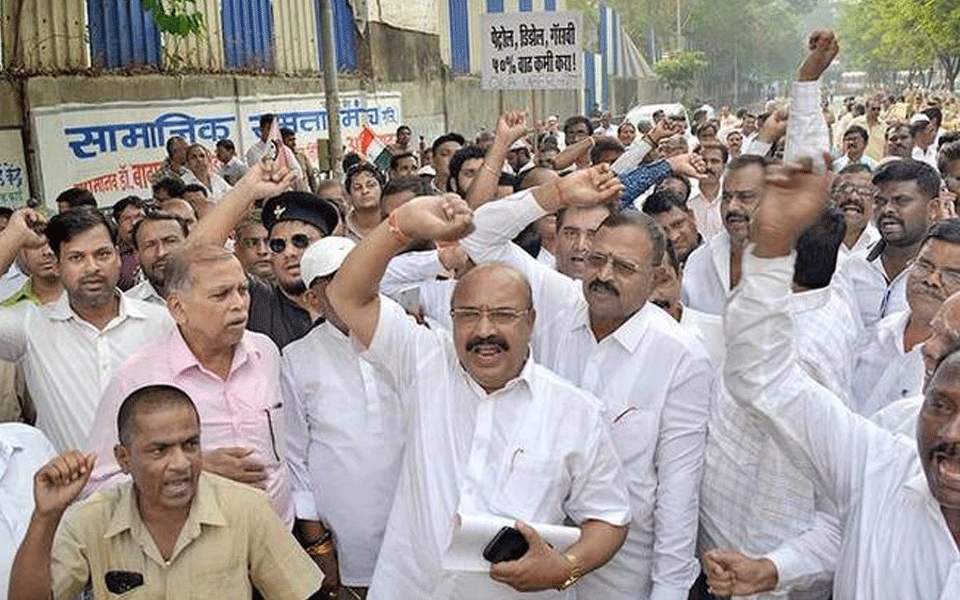 Lakhs join 'Tweet Morcha' against fuel price hike