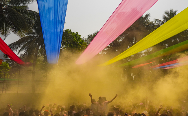 Mumbai mayor hosts flower Holi event, calls for eco-friendly festivities