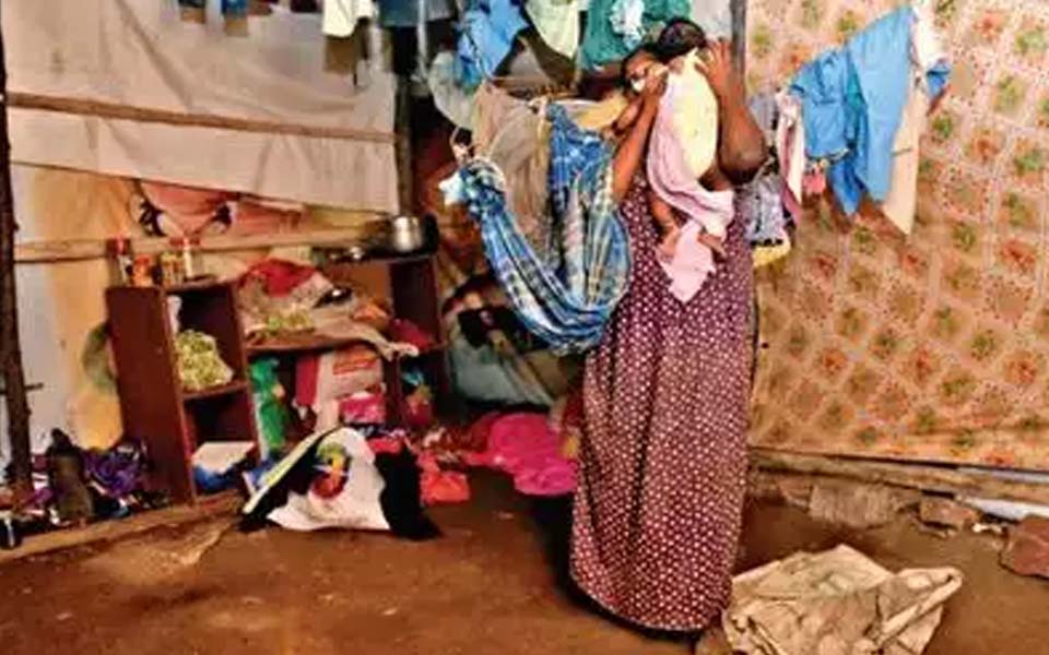 Hunger forces boy to eat mud in Thiruvananthapuram, mother gives kids to child welfare