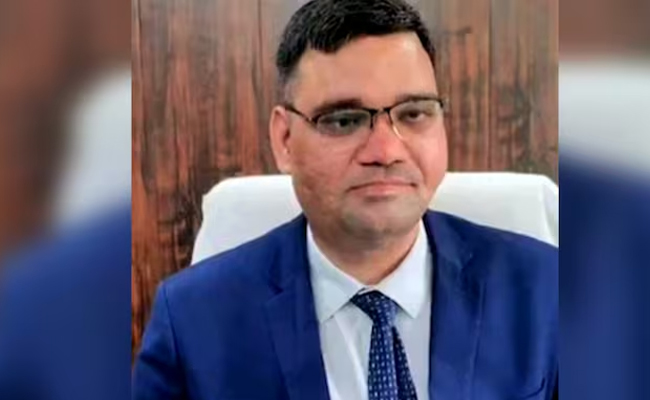 IAS officer row: Congress urges President Murmu not to accept resignation