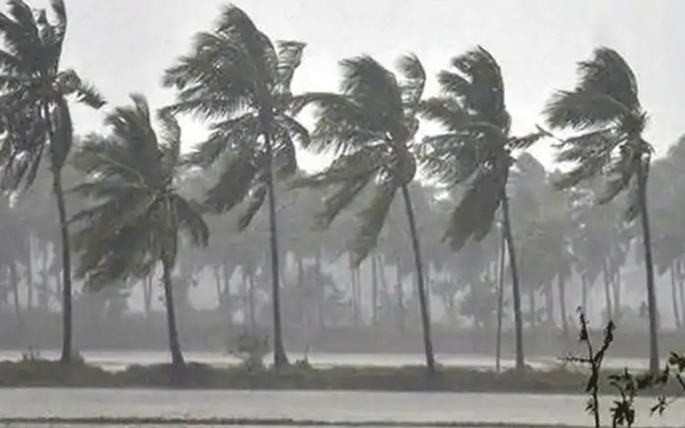 Cyclonic storm in Arabian Sea; IMD issues red alert to coastal Maharashtra, Gujarat for June 4