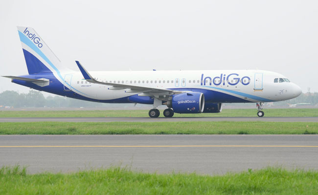 Flight landed with 1-2 mins of holding fuel:Delhi police officer; IndiGo says plane had enough fuel