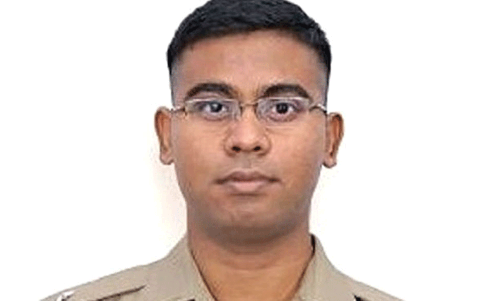 IPS Officer Who Googled Suicide and Consumed Poison, Dies in Kanpur