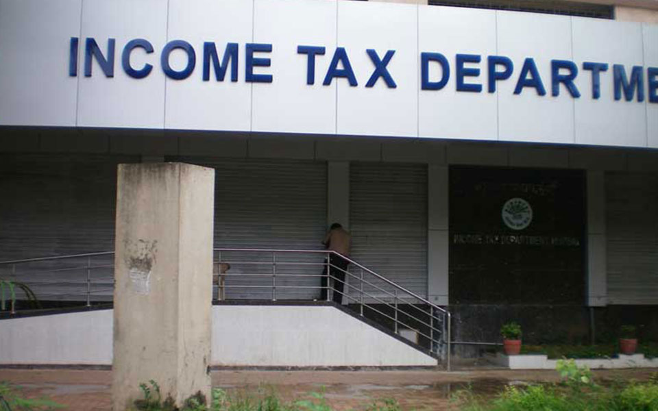 K'taka raids: Rs 94 cr cash, jewellery seized after IT searches govt contractors, realty developers