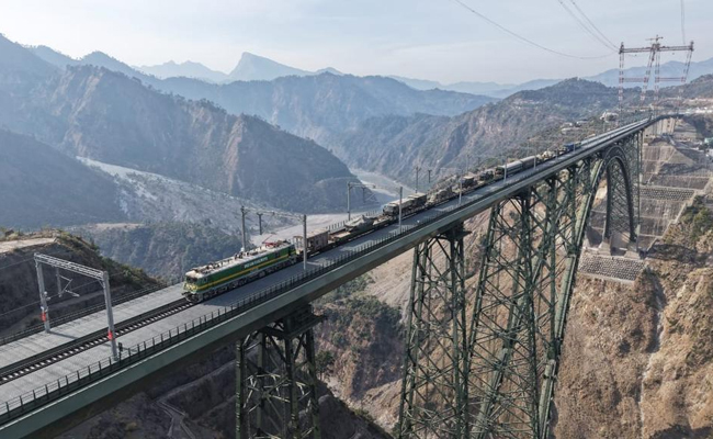 Indian Army transports heavy armour to Kashmir Valley via Military Special Train