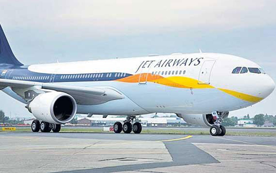 A tweet related to Jet Airways '2 free tickets offer', viral on whatsapp