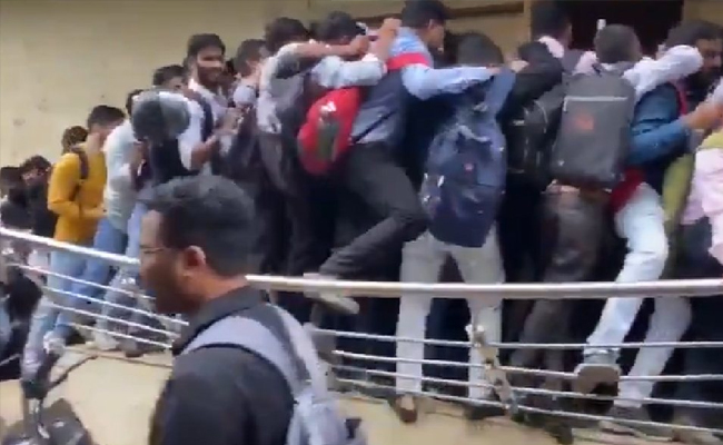 Notice issued to private firm in Gujarat for chaos at job interview site