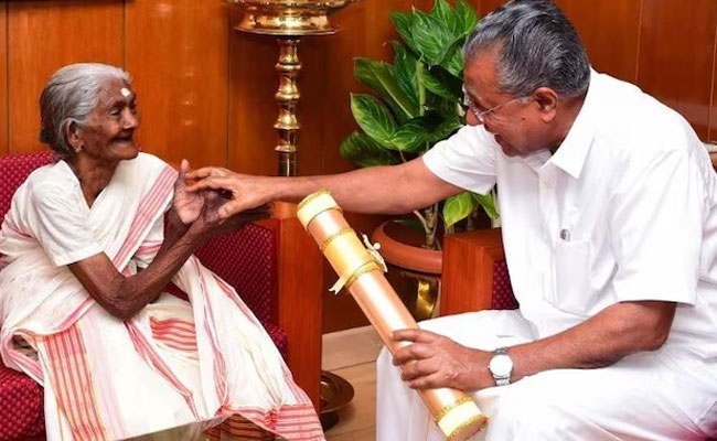 Karthyayani Amma, the oldest student under Kerala State Literacy Mission passes away