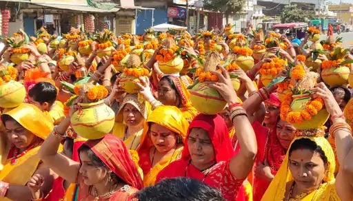 UP: 10 injured as flagpole touches live wire during kalash yatra