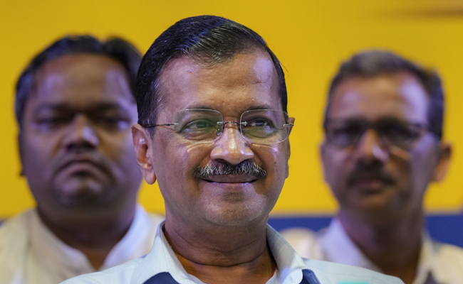 Delhi polls: Kejriwal announces Rs 10 lakh insurance for auto drivers