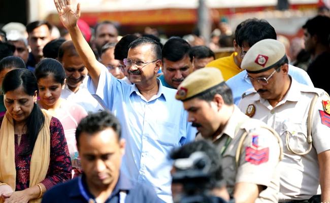 Excise scam: Trial court bail order on Kejriwal not to be given effect till HC hears ED’s challenge
