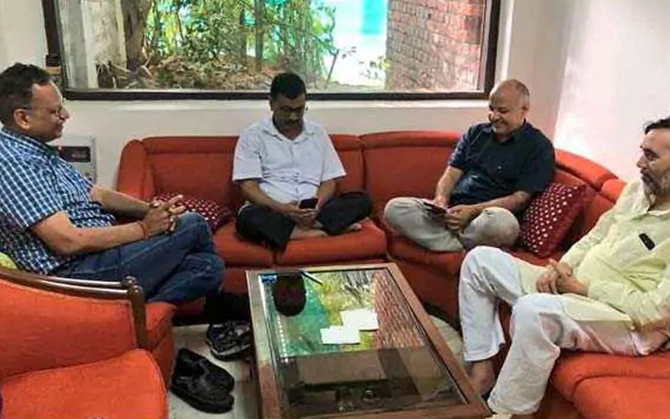 Kejriwal continues sit-in protest