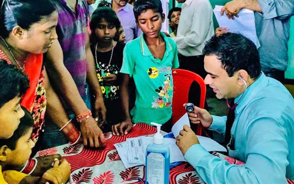 Gorakhpur hospital tragedy: Dr Kafeel Khan gets clean chit