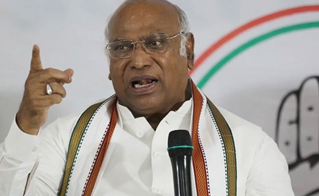 Kharge slams PM Modi over Manipur situation, demands sacking of BJP's 'incompetent' CM