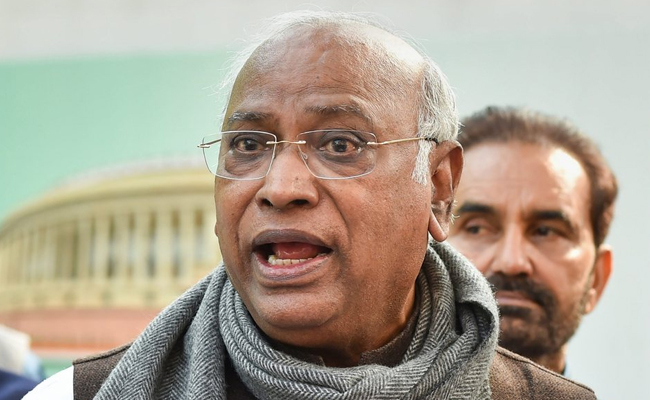 Kharge calls NDA ‘opportunist alliance thriving on corruption’ at rally