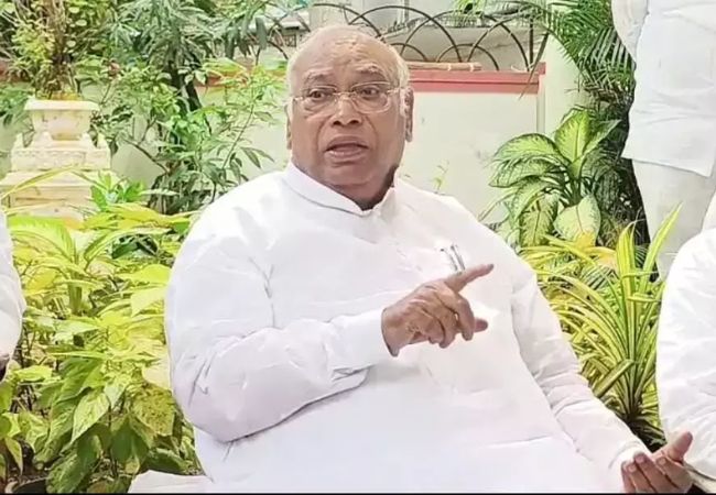 Cong govt carrying out rescue operation on war footing: Kharge on Himachal landslide