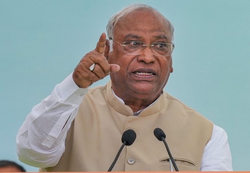 Modi inciting people, dividing society, alleges Kharge; Uddhav says 'acche din' coming after June 4