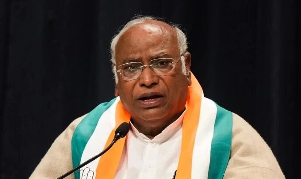 Extremely difficult for Modi to form next govt: Mallikarjun Kharge
