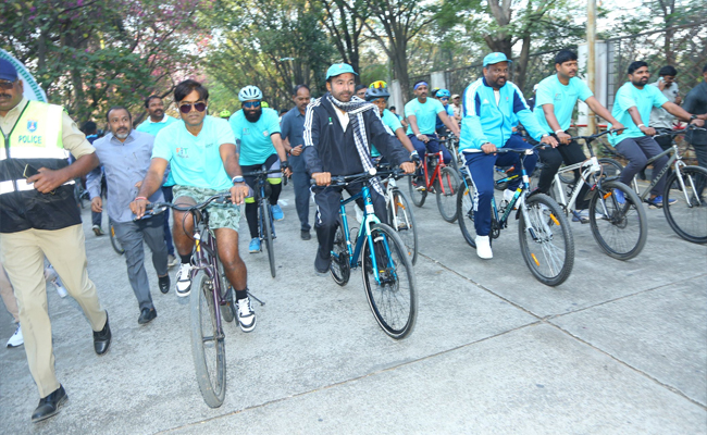 Union Minister Kishan Reddy leads 'Sundays On Cycle' in Hyderabad