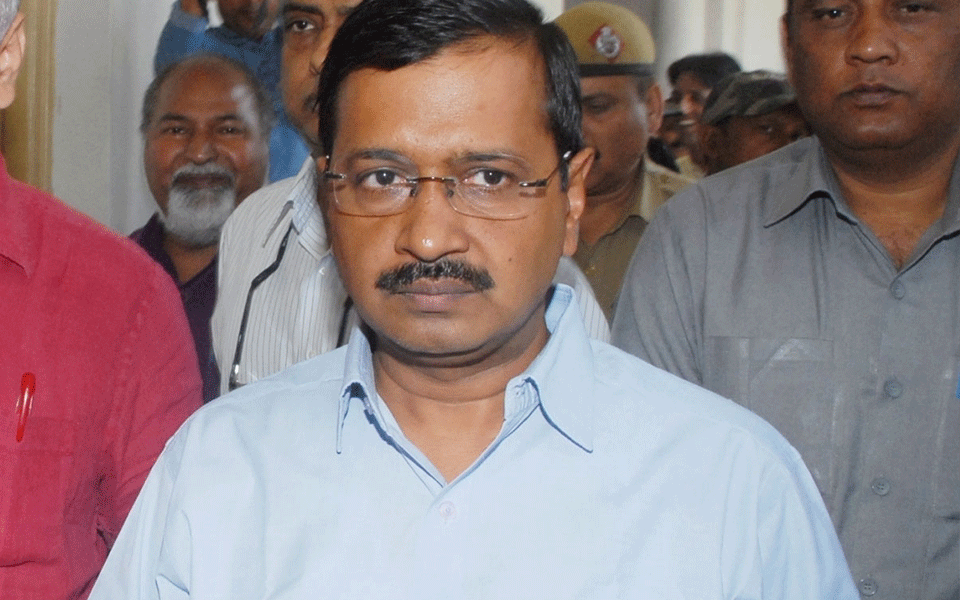 Kejriwal for special session of Parliament to discuss Rafale