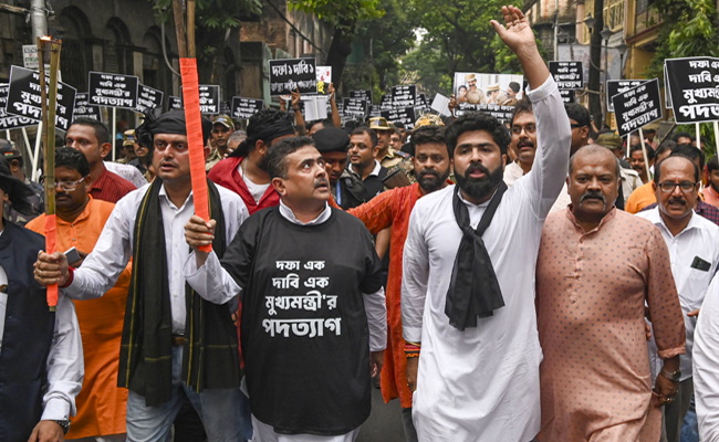 Doctor murder: BJP activists storm Nandigram police station during protest