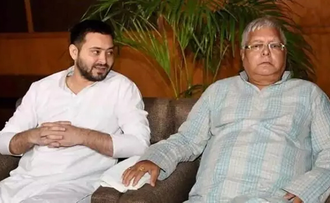 Delhi court summons Lalu Prasad, Tejashwi Yadav in land for job case