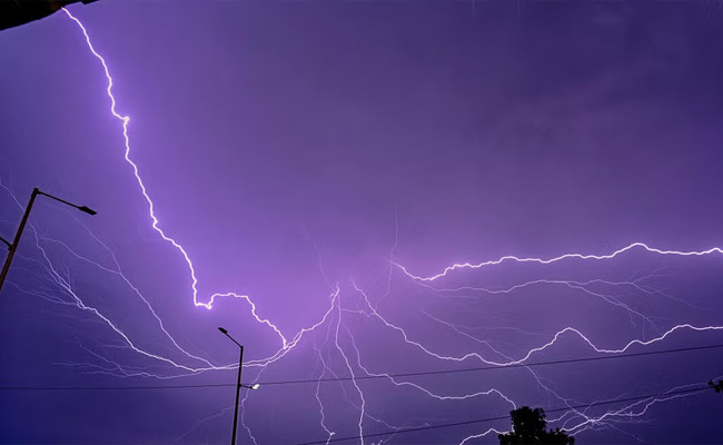 CRPF officer killed, 3 others injured in lightning strike in Jharkhand