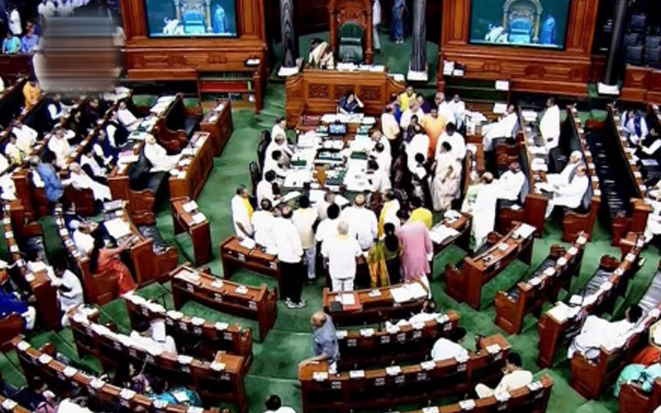 Congress, RJD walk out of Lok Sabha over Muzaffarpur case