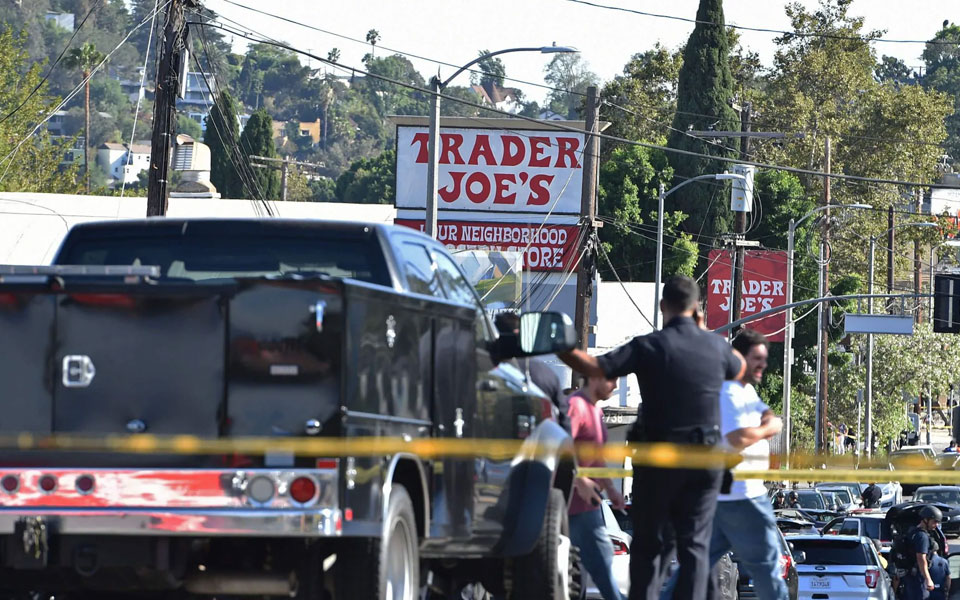 Woman dies in Los Angeles store siege, gunman nabbed